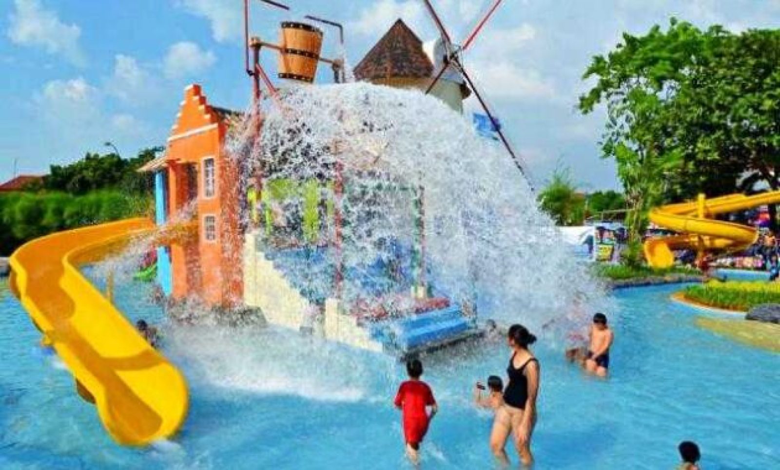 10 Kolam Renang Di Tangerang Yang Sesuai Buat Liburan