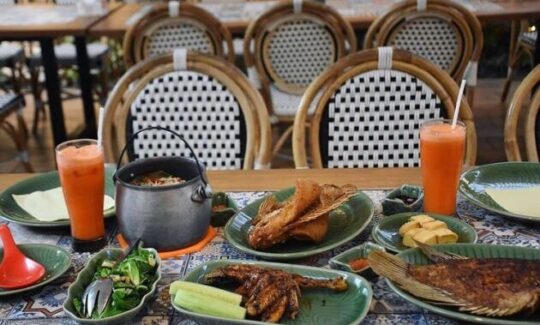10 Restoran Di Semarang Yang Paling Enak, Sudah Coba?