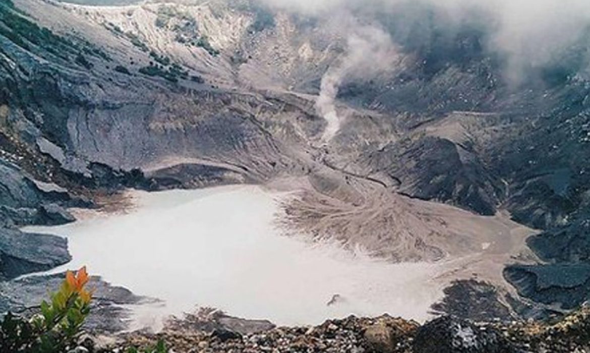 Tempat Wisata Alam Yang Niscaya Ngangenin, Tangkuban Bahtera