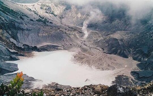 Tempat Wisata Alam Yang Niscaya Ngangenin, Tangkuban Bahtera