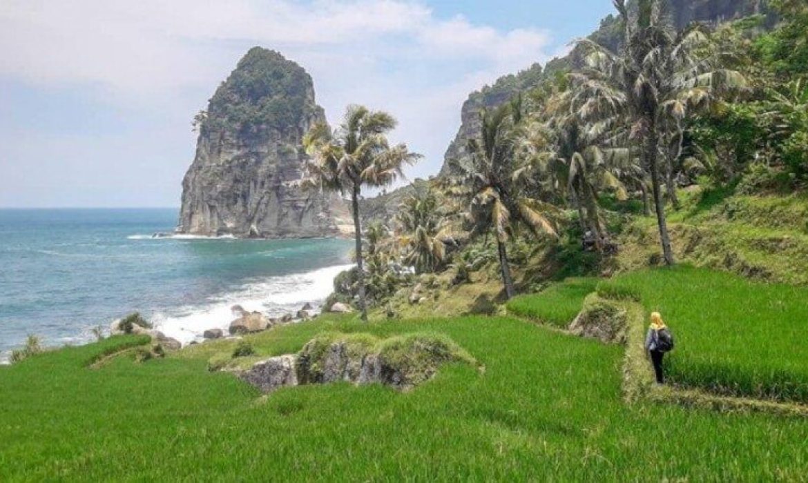 Pantai Pangasan Htm, Rute, Foto Dan Ulasan Pengunjung