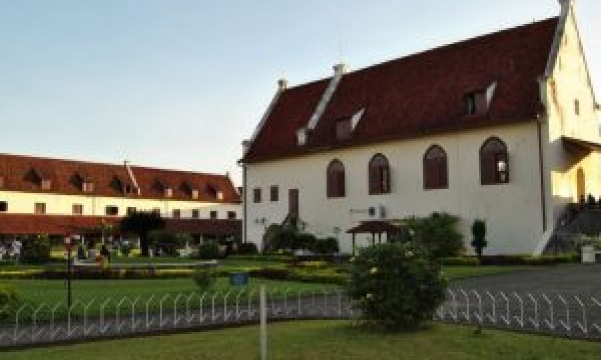 Benteng Rotterdam – Objek Rekreasi  Bersejarah Di Makassar