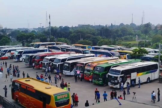 Catat! Ini 7  Kelebihan Pesan Tiket Bus Online
