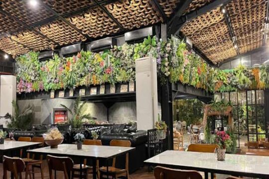 18 Cafe Di Puncak Modern