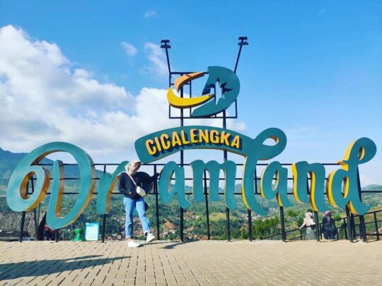 Cicalengka Dreamland, Wisata Religi Unik Di Bandung