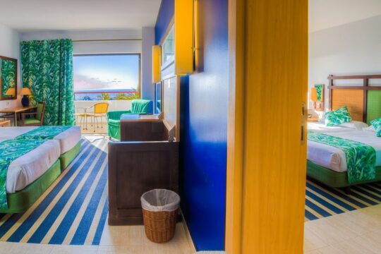 Pengertian Connecting Room Hotel Dan Bedanya Dengan Adjoining Room
