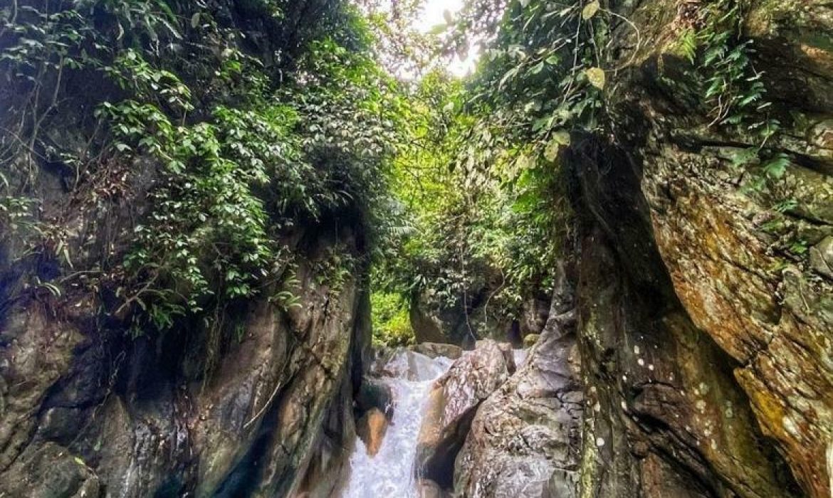 Curug Leuwi Hejo Sentul: Pesona Sampai Tiket Masuk Modern