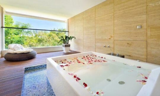 5 Hotel Dengan Jacuzzi Langsung Di Bali, Kau Harus Coba!
