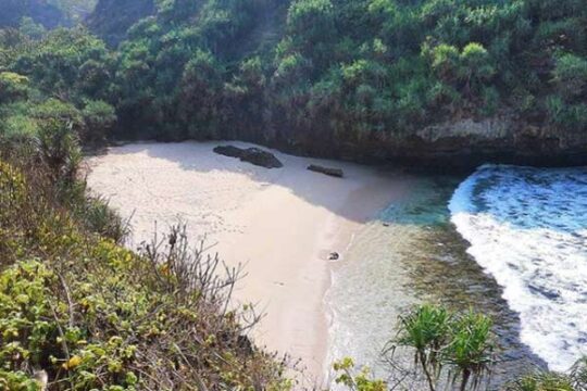 Pantai Dadapan Wonogiri