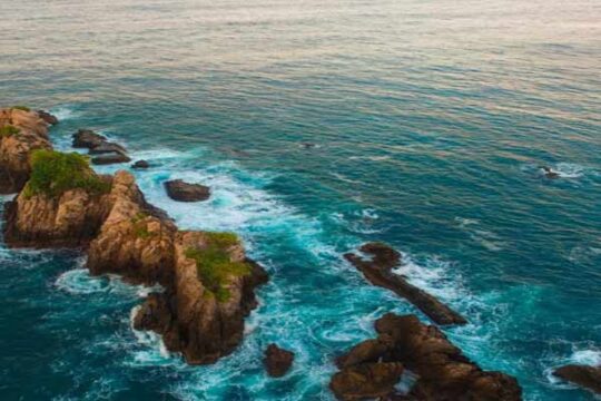 Pantai Gigi Hiu Lampung