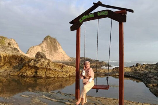Pantai Karang Nini