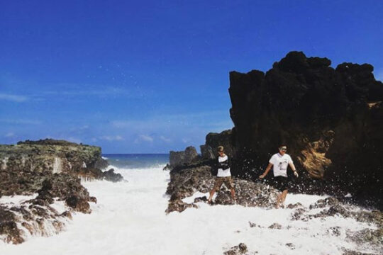 Pantai Keusik Luhur