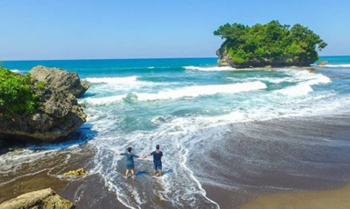 Pantai Madasari Pangandaran