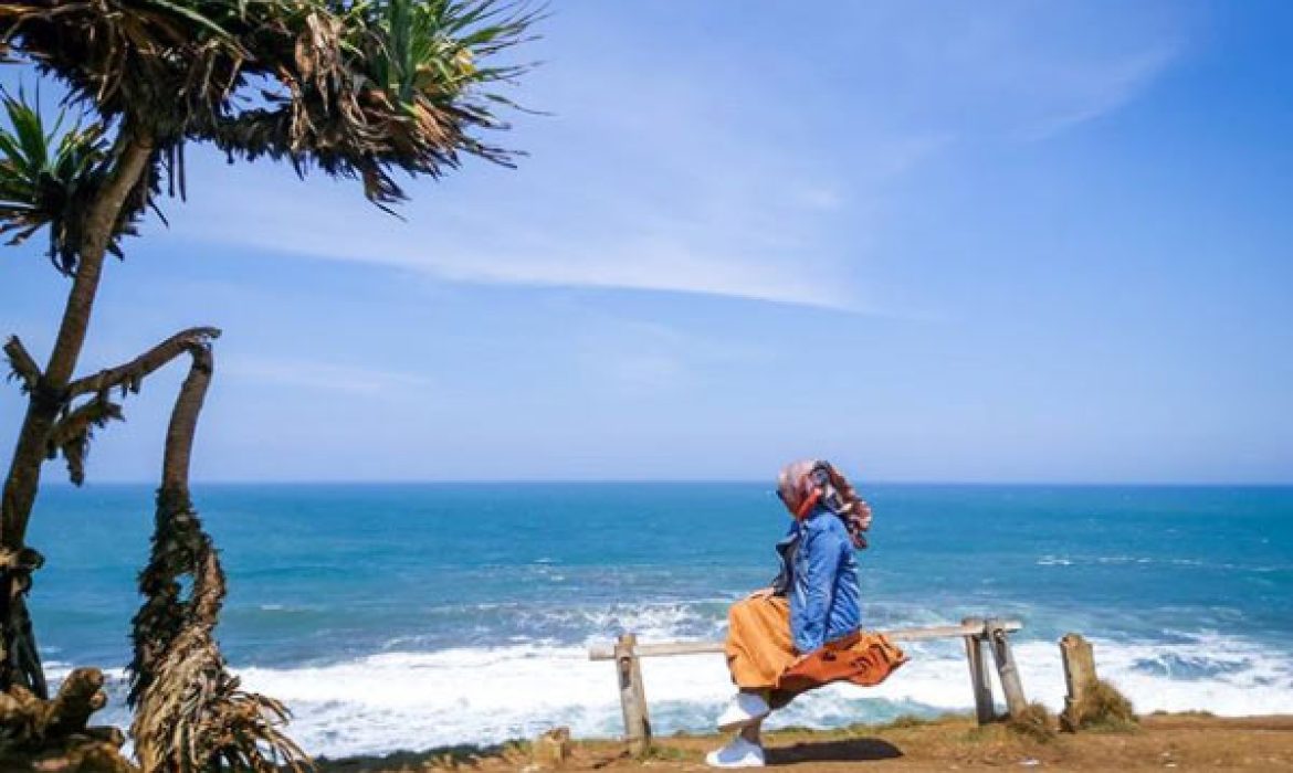 Pantai Puncak Guha Garut