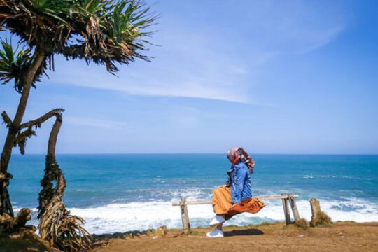 Pantai Puncak Guha Garut