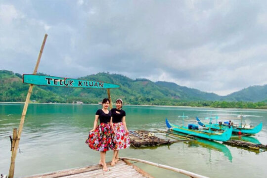 Teluk Kiluan Lampung