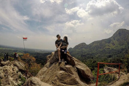 Wisata Alam Cadas Gantung