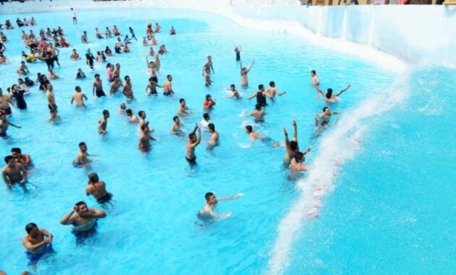20 Anjuran  Kolam Renang Di Malang, Cocok Untuk Piknik Keluarga!