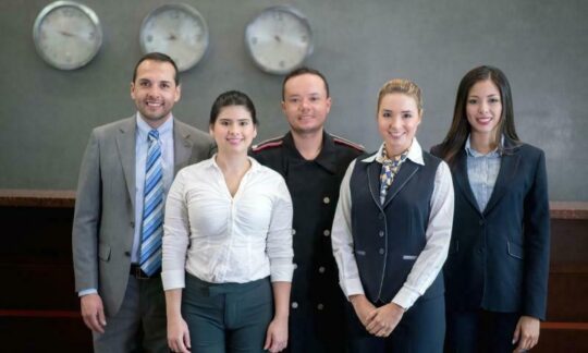 Apa Itu Hotelier? Pengertian, Peran, Dan Skill Yang Wajib Dimiliki