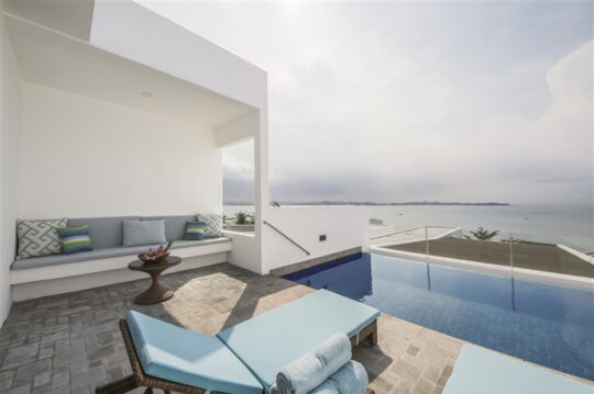 3 Daftar Resort Di Batam, Cocok Untuk Staycation Dan Piknik