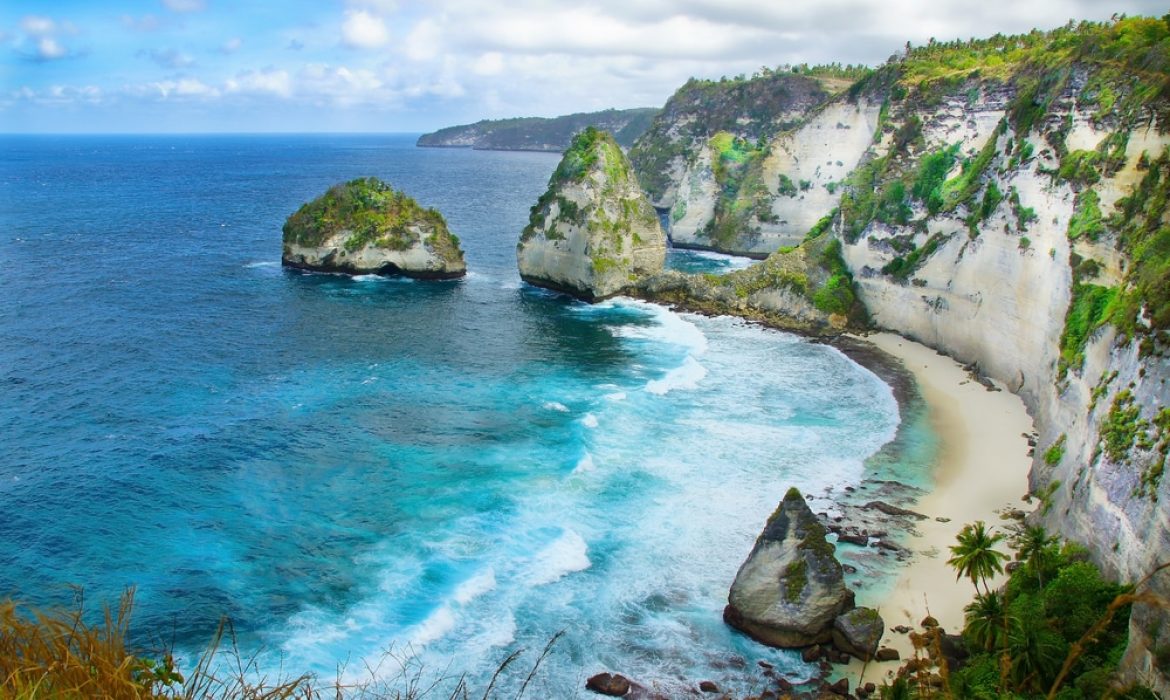 Nusa Lembongan, Pulau Wisata Di Bali Yang Sarat  Pesona