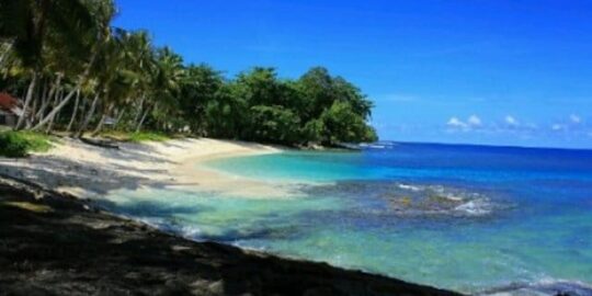 4 Pantai Di Papua Yang Indah Dan MembuatLupa Daratan