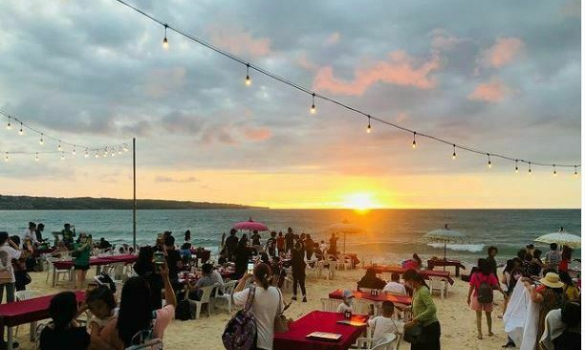 Pantai Jimbaran Bali, Harga Masakan Sampai Tiket Masuk