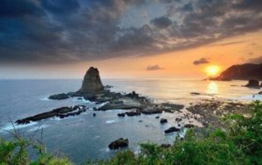 10 Pantai Eksotis Di Jawa Timur Yang Wajib Dikunjungi
