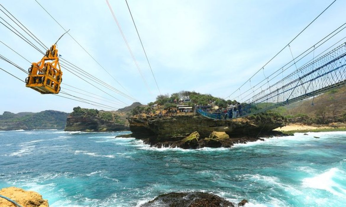 Pantai Timang, Rekreasi Pantai Di Jogja Terkeren