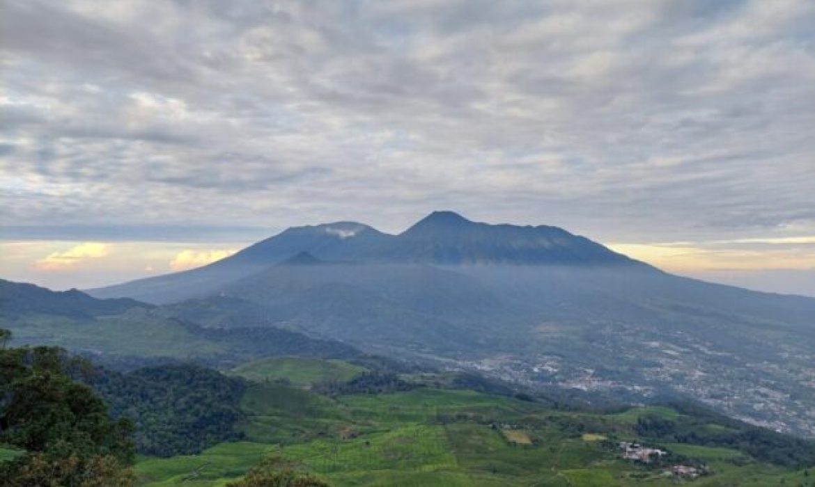 Gunung Kencana, Menikmati Pemandangan Alam Eksotis Nan Hijau Di Bogor