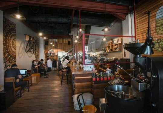 10 Daerah Nongkrong Di Padang: Ada Live Music Dan Permainan!