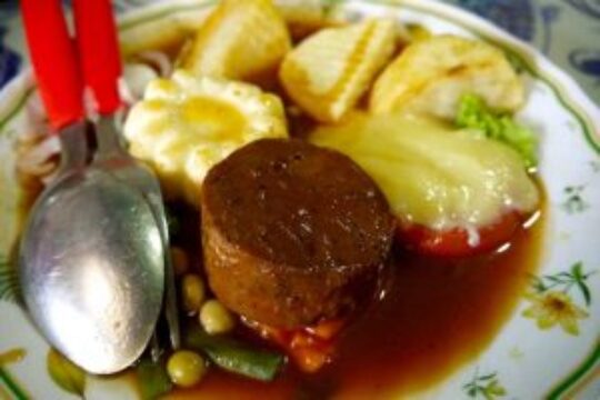 17 Kawasan Rekreasi Masakan Di Solo Yang Wajib Dicoba