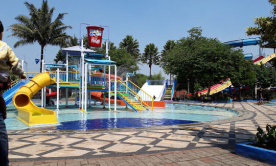 12 Anjuran  Waterboom Di Bandung Paling Terkenal