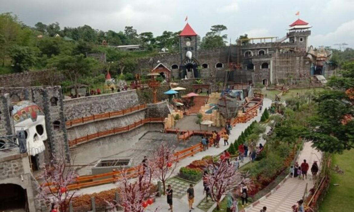 The Lost World Castle, Objek Rekreasi Benteng Takeshi Di Sleman