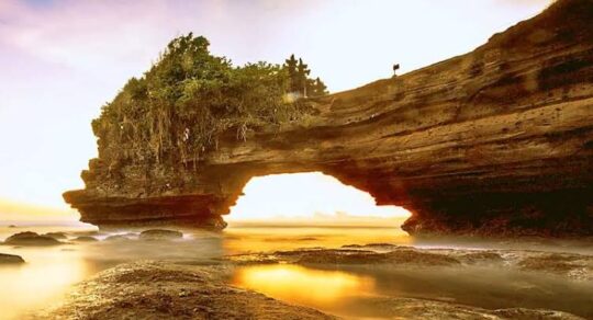 Pantai Karang Bolong: Daftar Pesona Dan Htm Terbaru