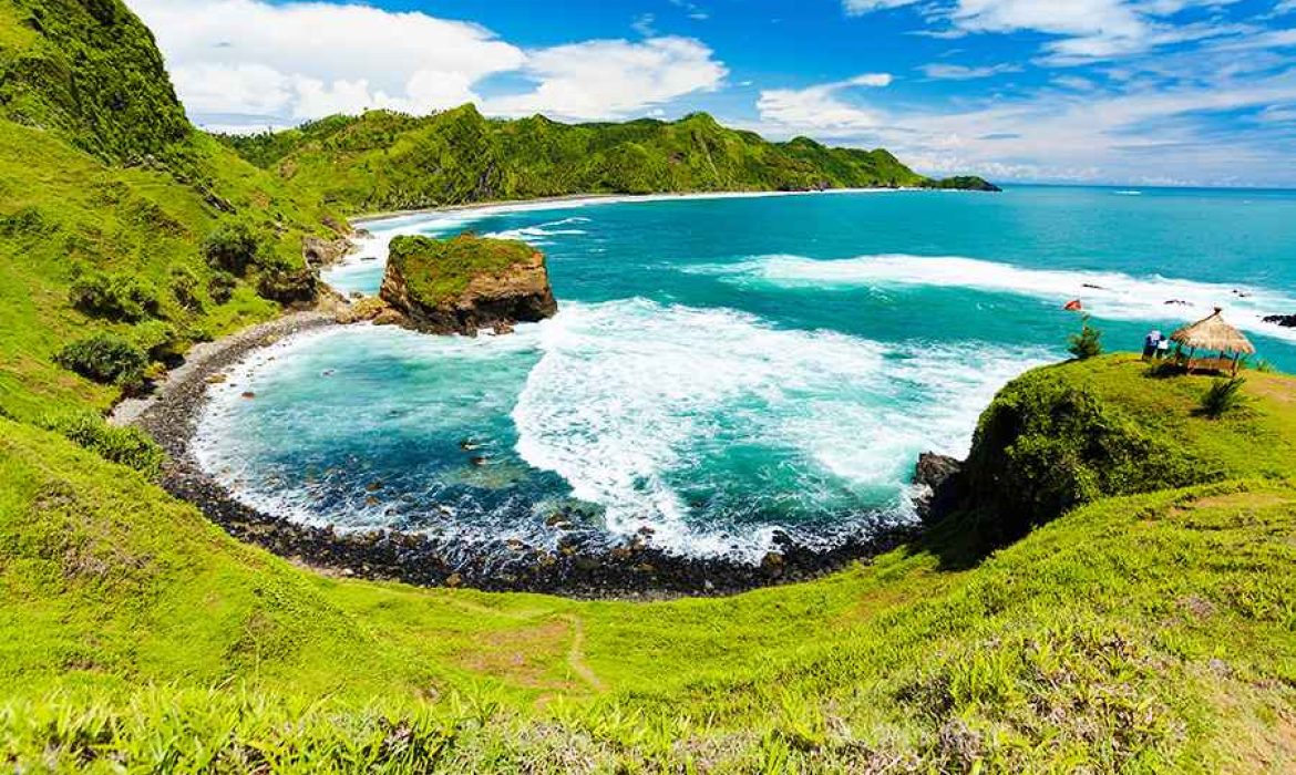 Pantai Menganti: Daya Tarik, Rute, Dan Update Harga Tiket Masuk Modern