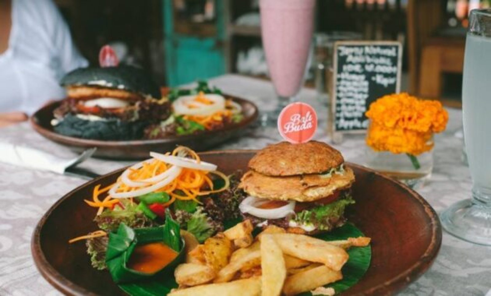20 Restoran & Daerah Makan Di Bali Yang Terkenal Yummy