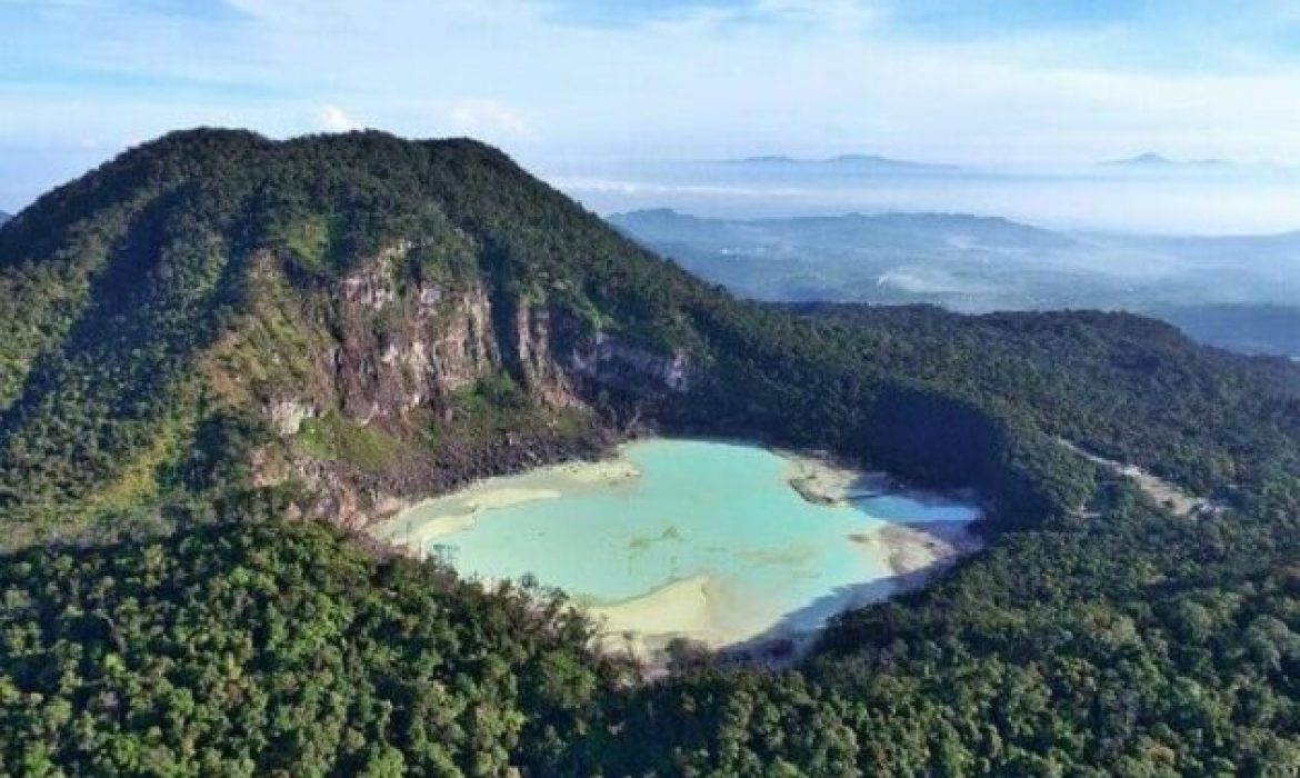 Gunung Patuha: Wisata Alam View Sunset Mempesona Di Bandung