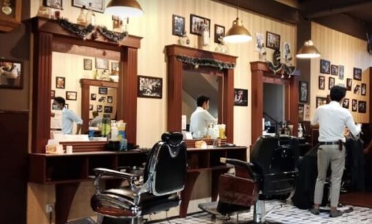 10 Usulan Barbershop Surabaya, Dijamin Tampan