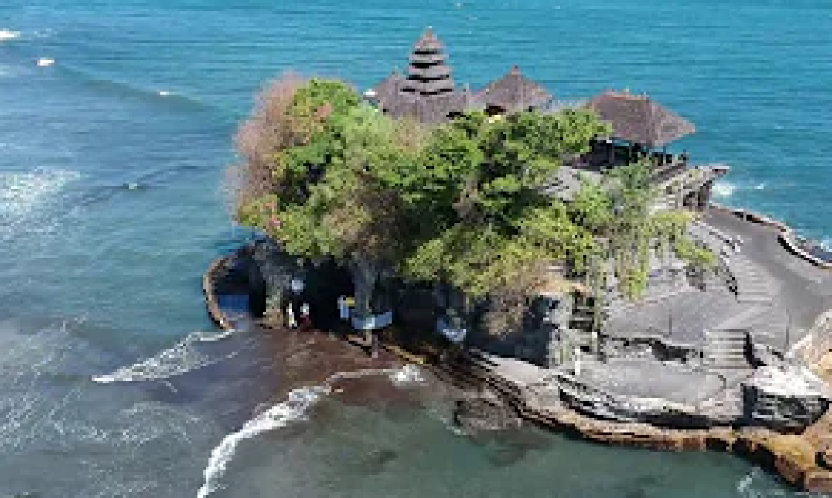 Tanah Lot Bali: Lokasi, Harga Tiket Masuk, Dan Daya Tariknya