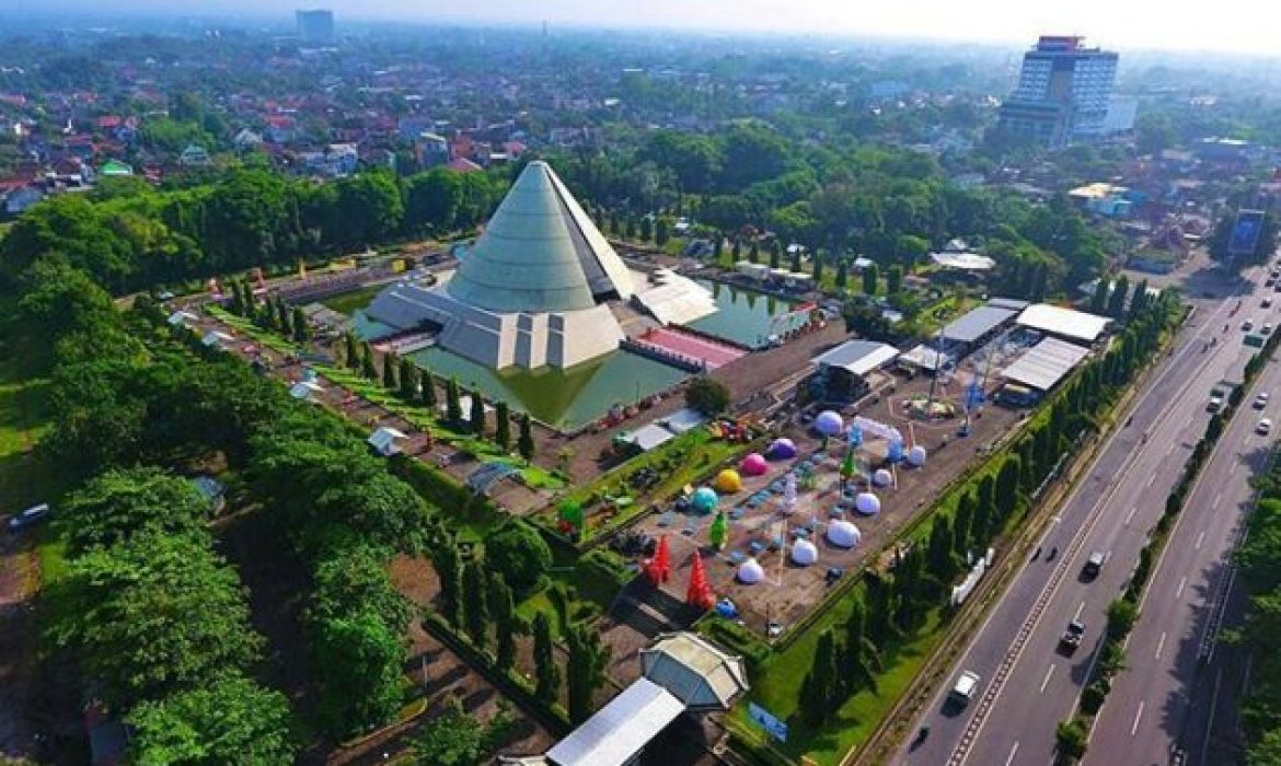 Taman Pelangi Jogja, Taman Wisata Malam Yang Hits Dan Kekinian