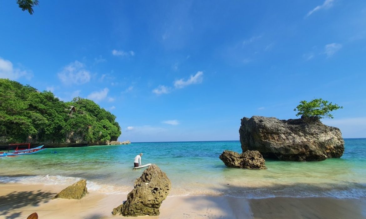 Pantai Padang Padang, Pantai Indah Dengan Pemandangan Alam Eksotis Di Bali