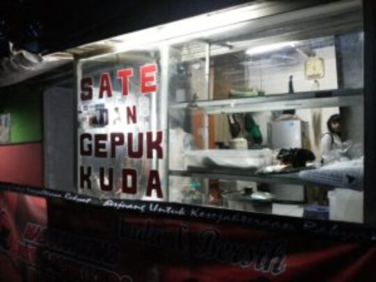 Wisata Masakan Bandung – Gepuk Dan Sate Kuda