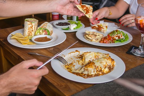15 Kedai Makanan & Tempat Makan Di Ubud Bali Yang Terkenal Lezat & Terjangkau
