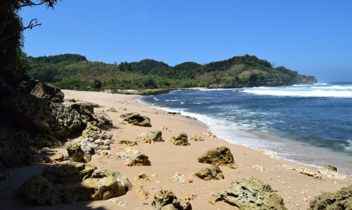 19 Wisata Pantai Di Tulungagung Yang Paling Hits