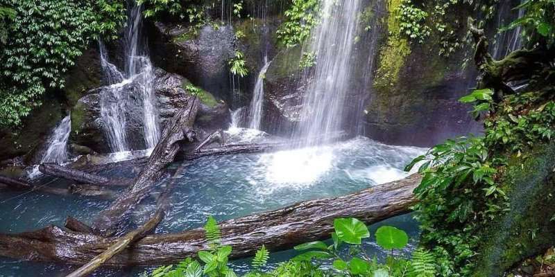 Air Terjun Pelaruga, Teladas Indah Yang Super Jernih Di Langkat