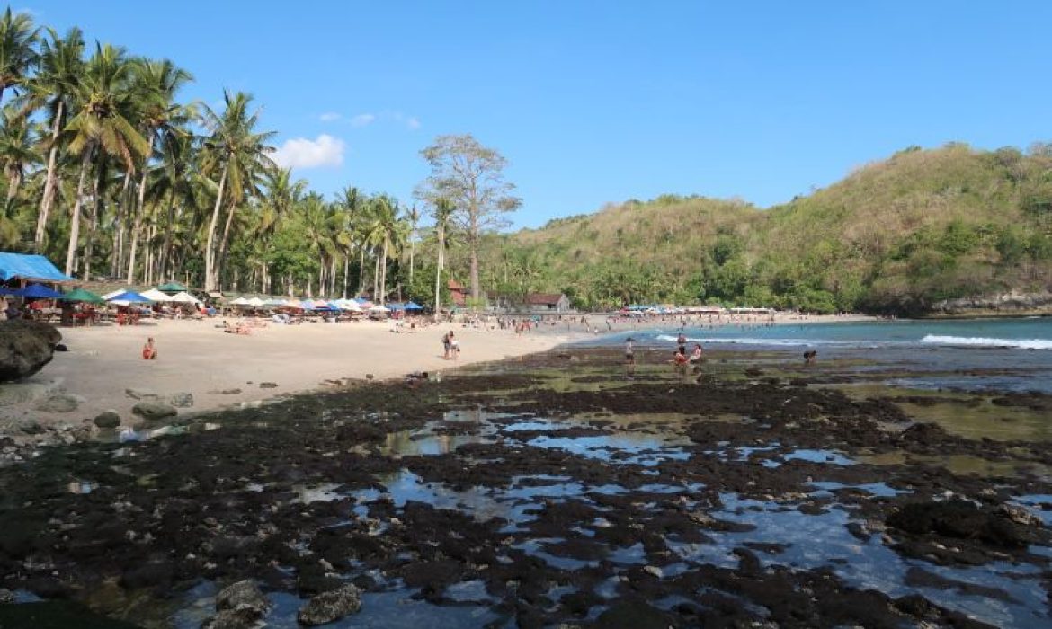 Crystal Bay, Pantai Eksotis Dengan Beragam Spot Foto Instagramable Di Nusa Penida Bali