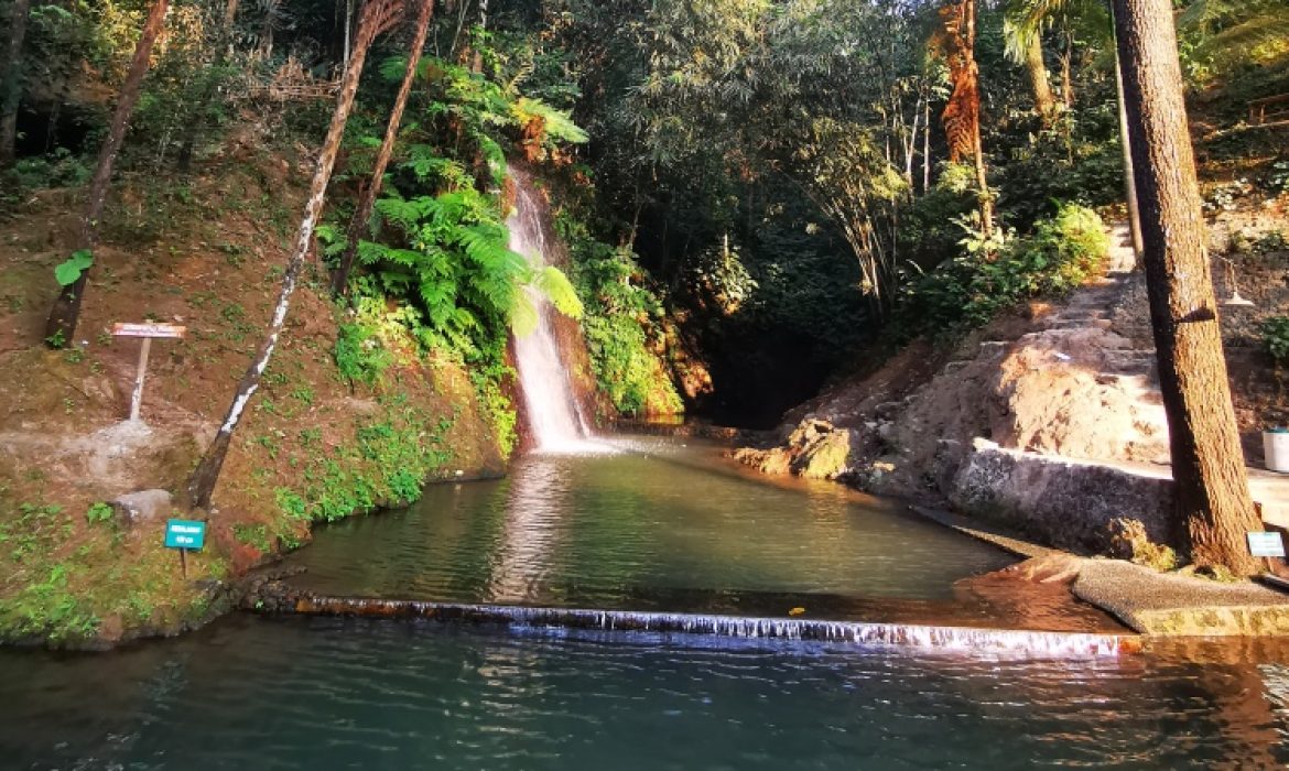 Curug Cipeuteuy Majalengka, Daya Tarik Riam Cantik Nan Alami