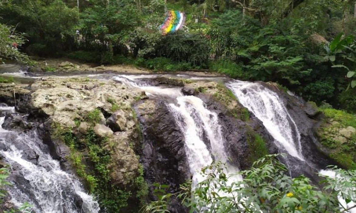 Curug Maribaya, Penderasan Eksotis & Pemandian Air Panas Alami Di Bandung