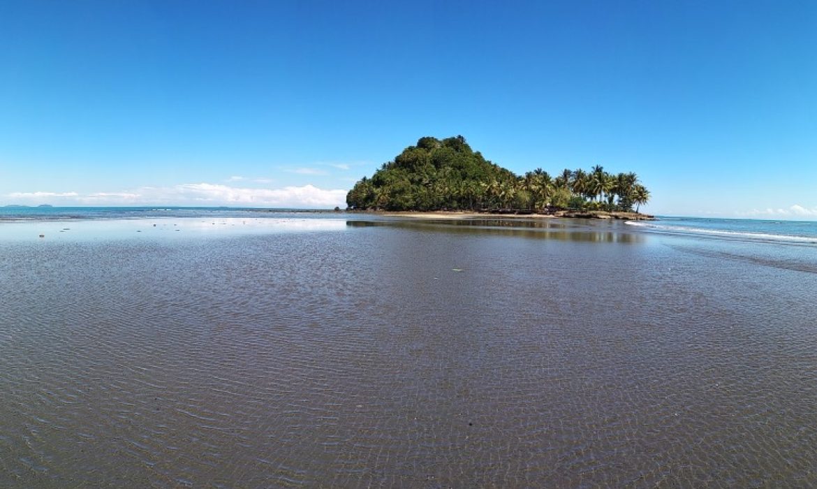 Pantai Air Bagus Padang – Pesona, Acara Piknik, Lokasi & Harga Tiket